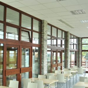 Drveni prozori i balkonci, Istraživačka stanica Petnica, trpezarija Drveni prozori i balkonci, Istraživačka stanica Petnica, trpezarija