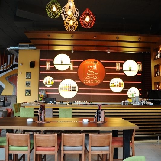 Kafe, Beograd, šank i viseći elementi Kafe, Beograd, šank i viseći elementi
