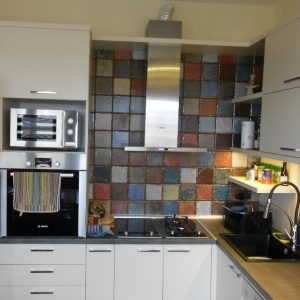 Kuhinja, u bojenom medijapanu