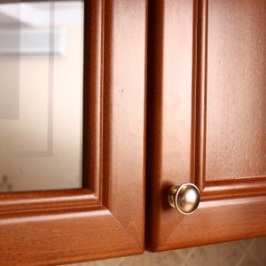 Kuhinjsko krilo, kombinacija masiva i furniranog medijapana