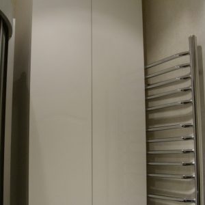 Kupatilski ormarić, bojeni medijapan, maska bojlera