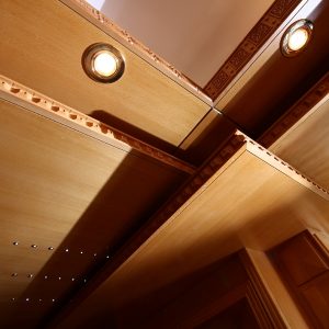 Opšivka plafona sa rasvetom, masiv i furnirani medijapan