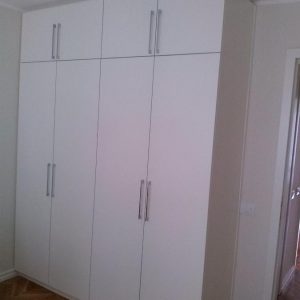 Ormar, kombinacija univera i bojenog medijapana