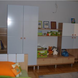 Ormari i komode, bojeni i furnirani medijapan