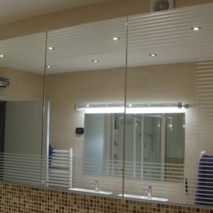 Ormarići sa ogledalom