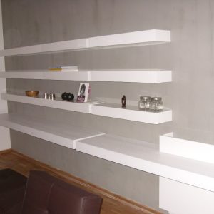 Zidne police, kombinacija masiva i furniranog medijapana