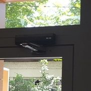 Aluminijumska vrata sa automatom