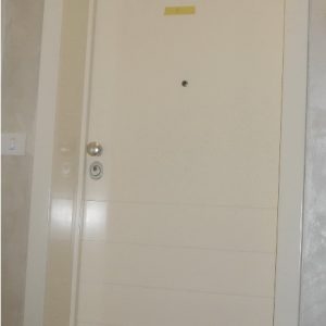 Sigurnosna ulazna vrata, hodnička strana Sigurnosna ulazna vrata, hodnička strana