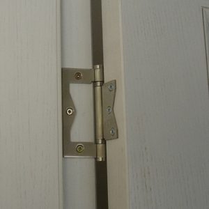 Detalj - izgled brodske šarke u štoku nefalcovanih vrata